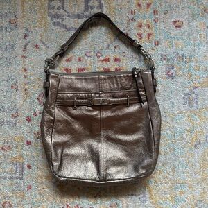 Gorgeous Chelsea Ashlyn pewter coach bag